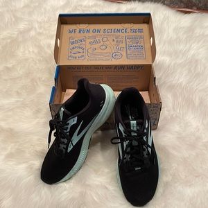 Brooks launch 8 size 9.5 wide/D
